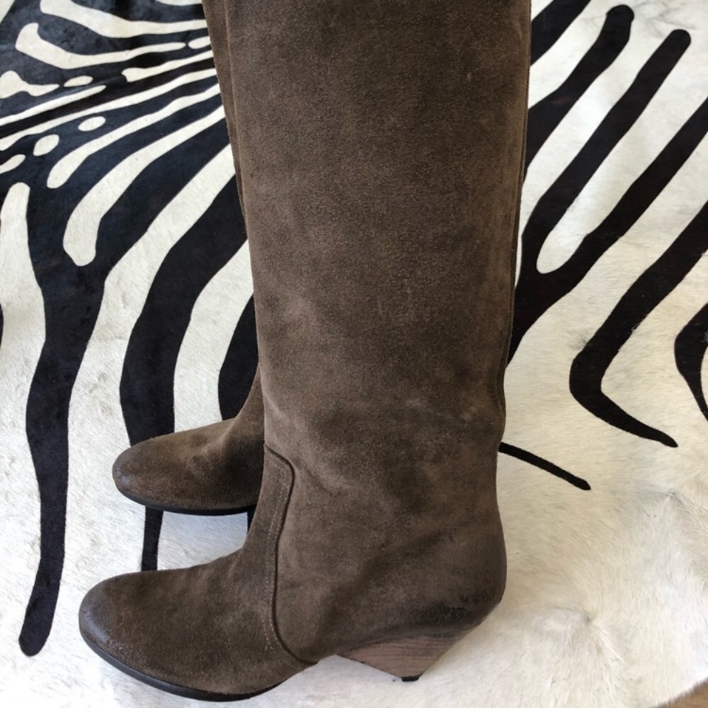Maison Margiela brown suede boot